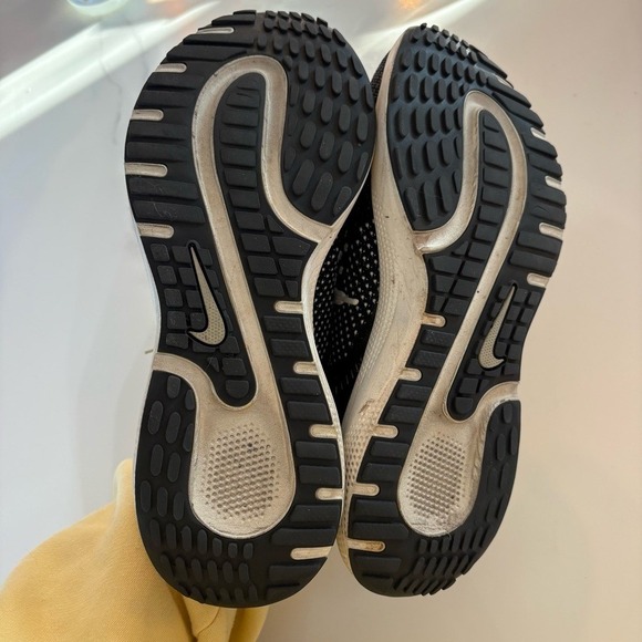 Stylish Black and White Nike React Escape Run Womens - Picture 6 of 6